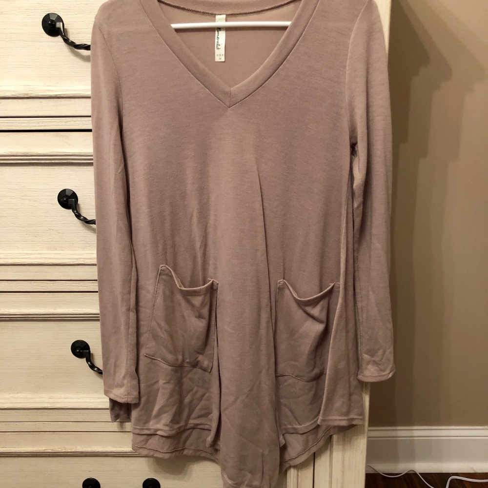 Long sleeve shirt with pockets
